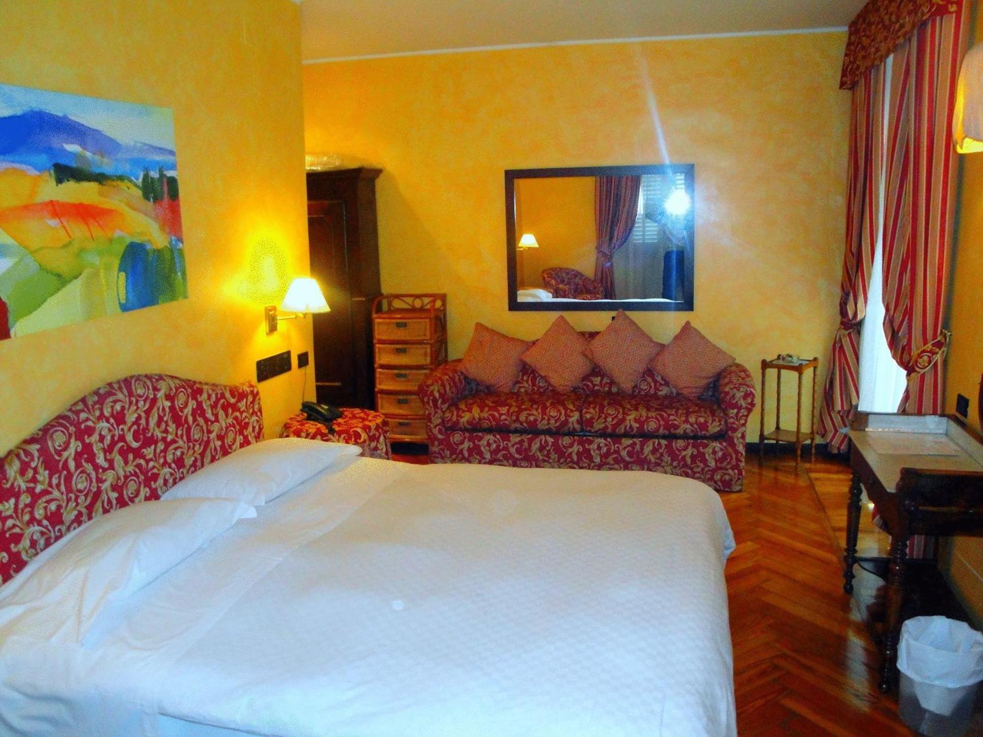 Double Bed plus Single Bed Room Superior